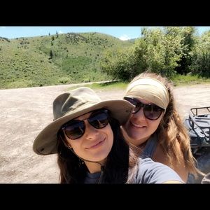 Meet your Posher, Avery